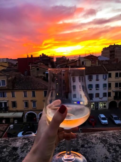 Apartment With Terrace In Chioggia'S Main Square Buitenkant foto