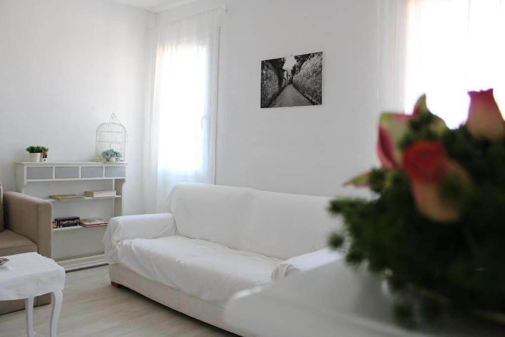 Apartment With Terrace In Chioggia'S Main Square Buitenkant foto