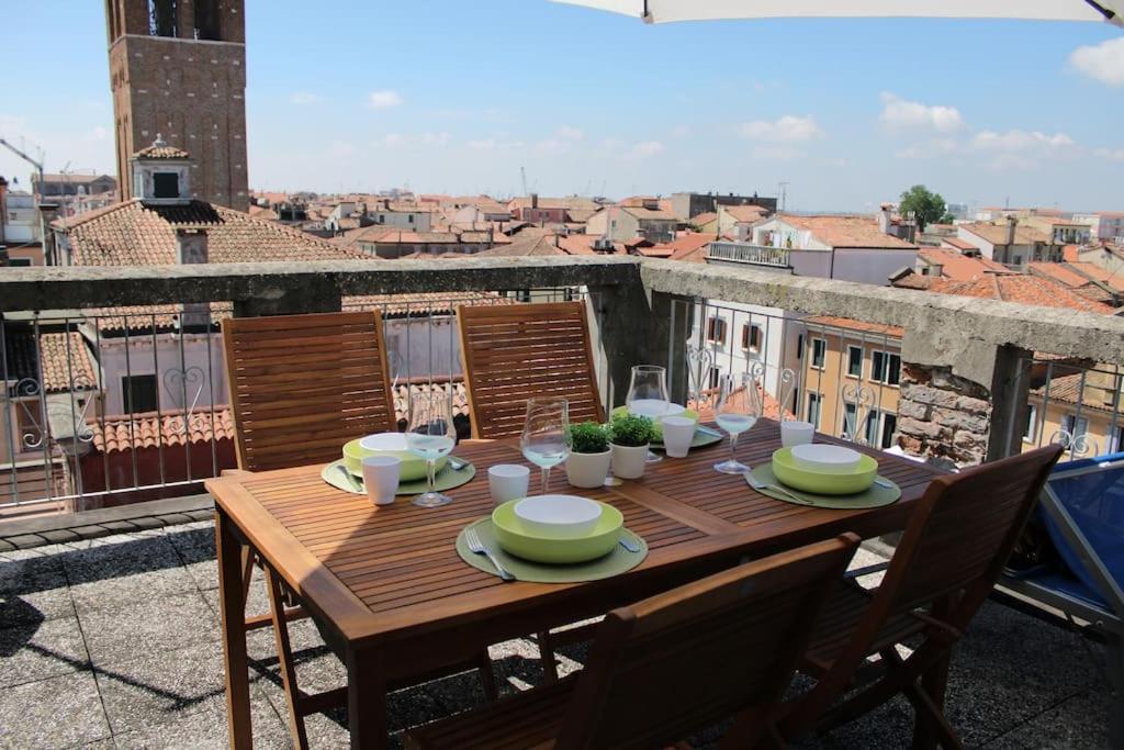 Apartment With Terrace In Chioggia'S Main Square Buitenkant foto